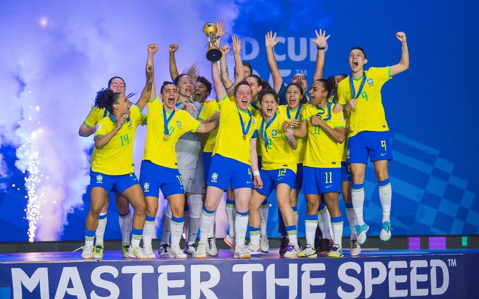 Brasil é campeão da primeira Copa do Mundo Feminina de Futsal (Foto: Fabio Souza / CBF)