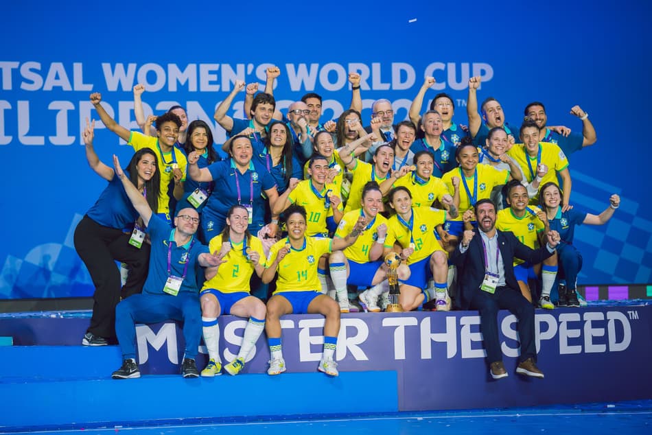 Imagens do título do Brasil na Copa do Mundo Feminina de Futsal