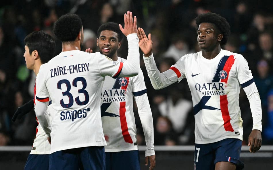 Com time misto, PSG sofre, mas vence Metz antes de encarar o Flamengo no Mundial