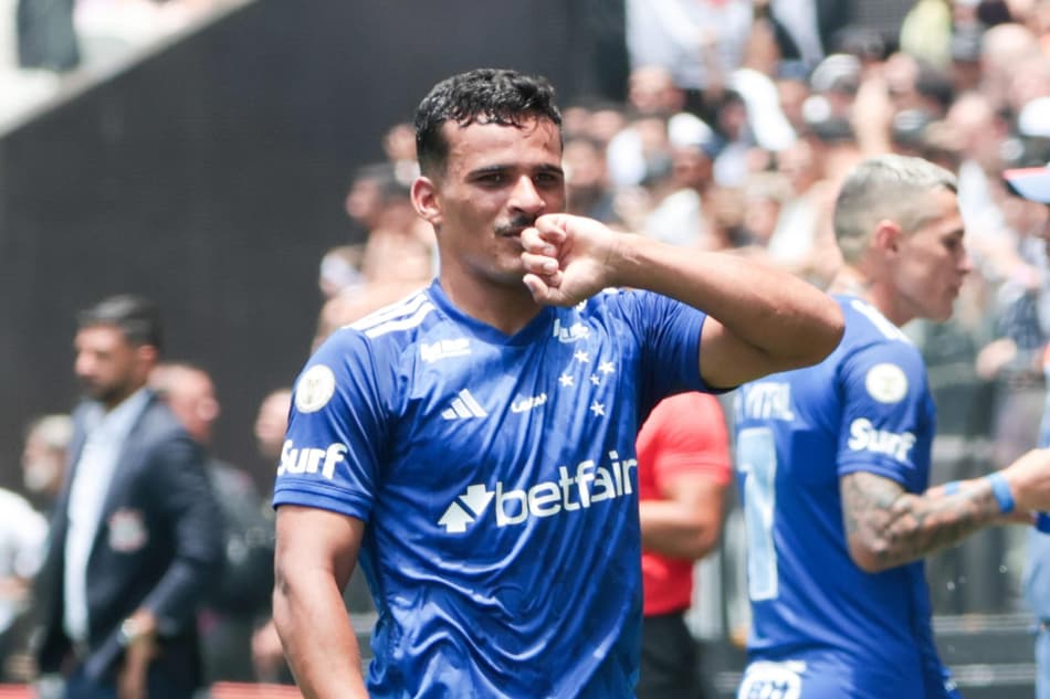 kaiki bruno do cruzeiro comemora gol na partida entre corinthians e cruzeiro