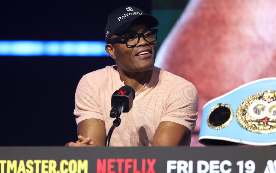 Anderson Silva em coletiva antes de luta de boxe (Divulgação/Netflix)
