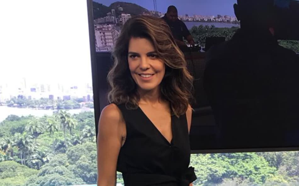 Mariana Gross comemora título do Flamengo com surpresa no RJ1