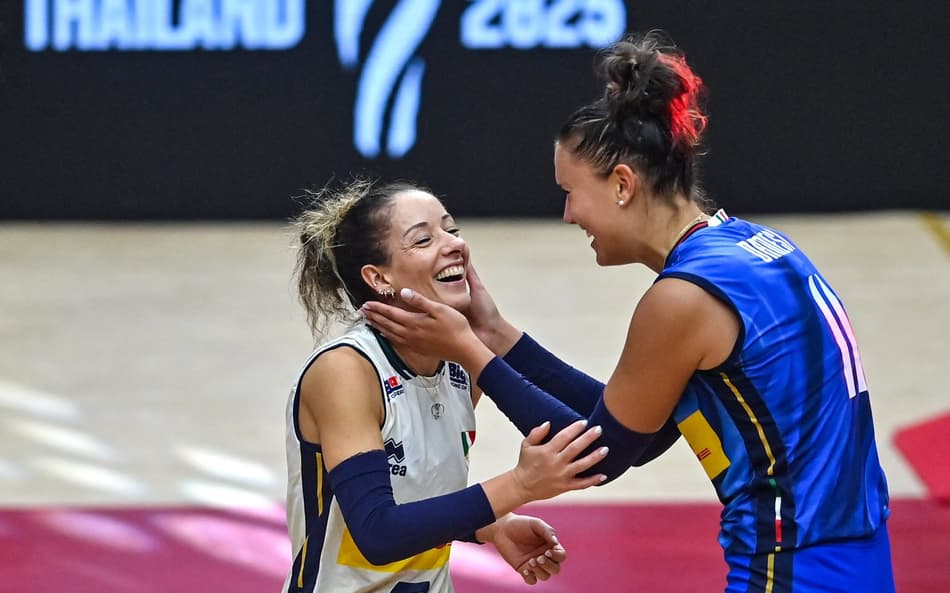 Monica De Gennaro na final do Mundial de Vôlei Feminino (Foto: Amaury Paul/AFP)