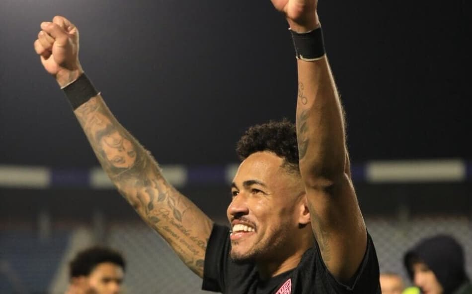 Nogueira comemora vitória do Sabah sobre o Qabarab, pela Liga do Azerbaijão