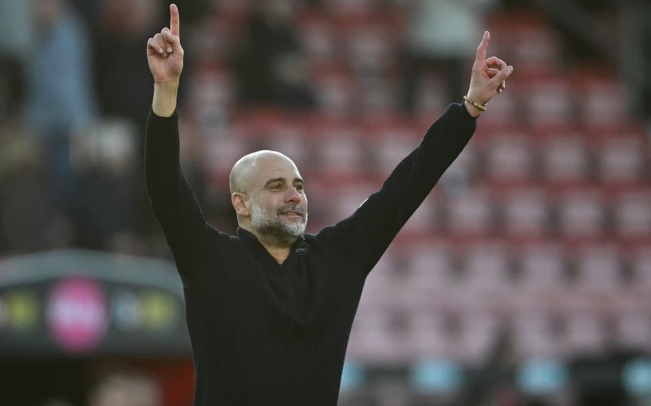 Pep Guardiola comemora classificação do Manchester City às semifinais da Copa da Inglaterra