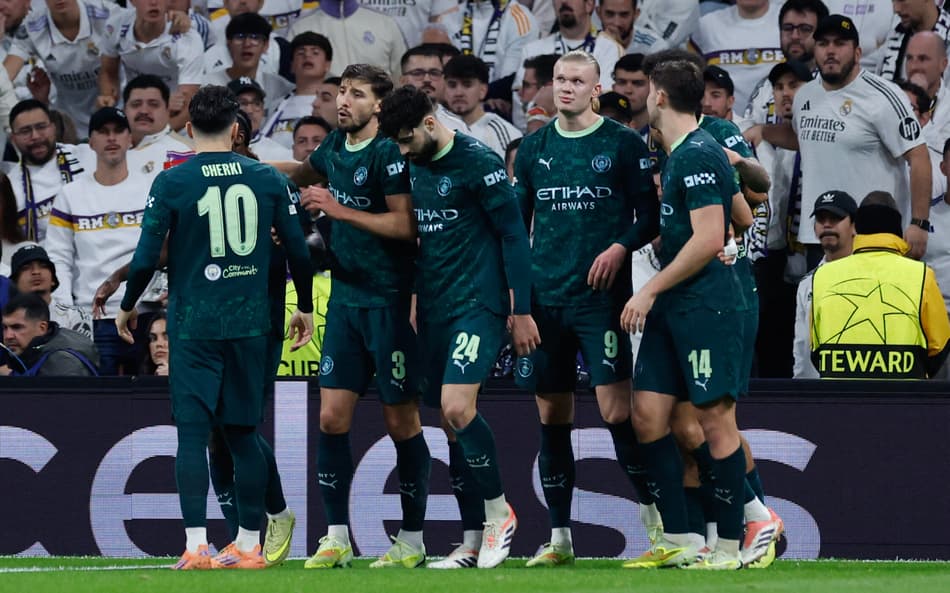 Pela Champions League, o Manchester City venceu o Real Madrid por 2 a 1 (Foto: Oscar DEL POZO / AFP)