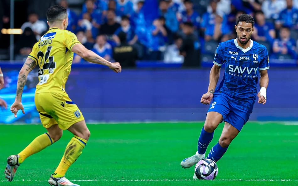 Renan Lodi em ação pelo Al-Hilal