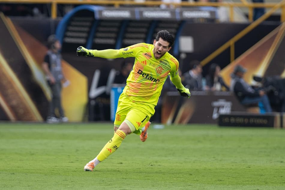 Herói do Flamengo na Libertadores 2025, relembre atuações de Rossi na competição