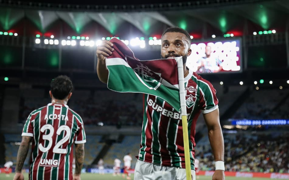Samuel Xavier comemora gol pelo Fluminense no Maracanã (Foto: Marcelo Gonçalves / Fluminense FC)