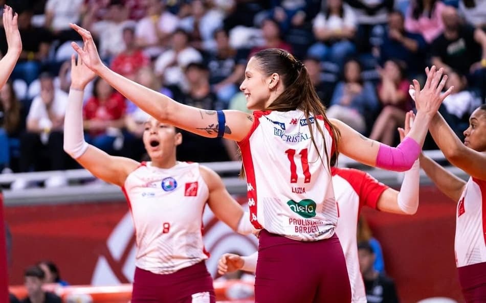 Luzia Barueri. (Foto: Reprodução / @baruerivolleyballclub)
