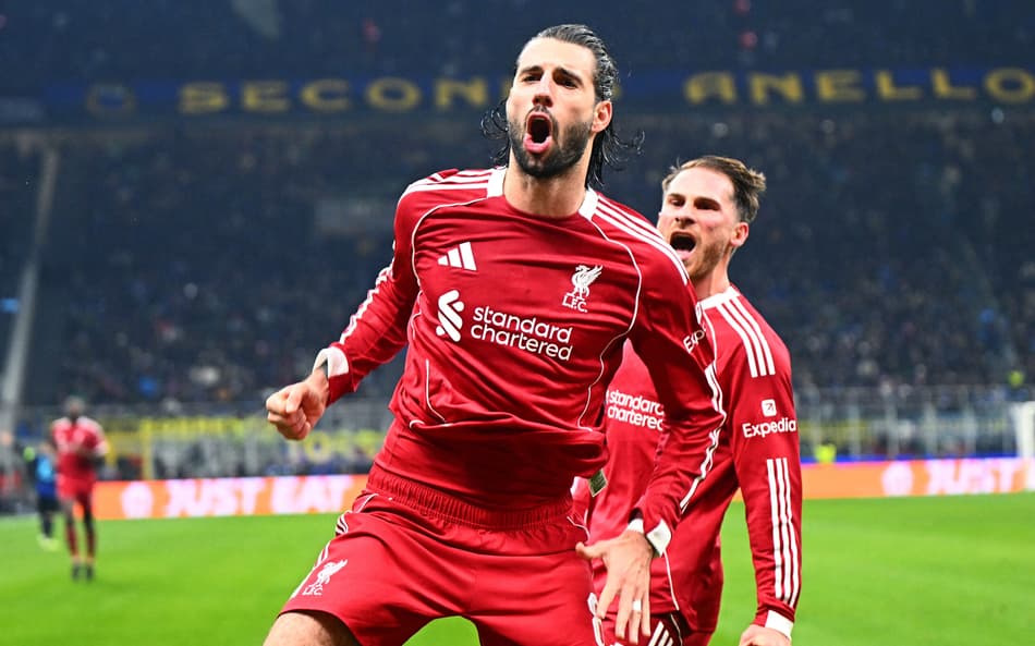 Szoboszlai comemorando o gol marcado pelo Liverpool, na Champions League