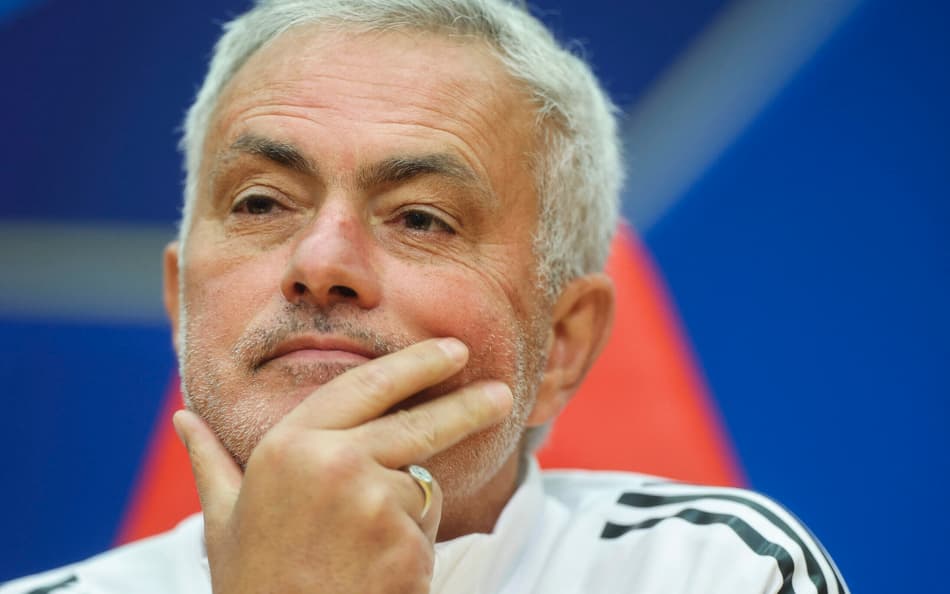 Técnico do Benfica, José Mourinho em coletiva de imprensa da Champions League