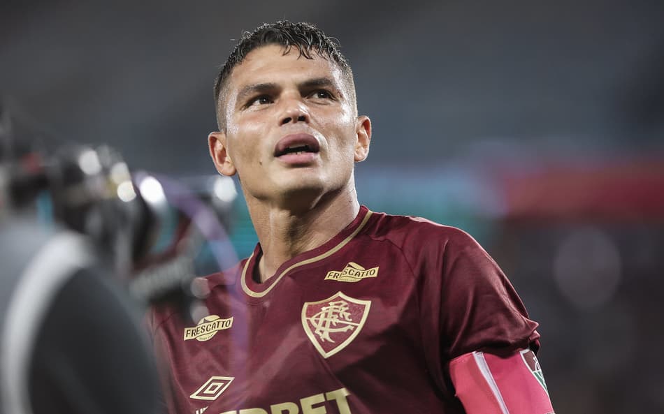 Thiago Silva em campo pelo Fluminense no Brasileirão (Foto: Lucas Merçon/FFC)