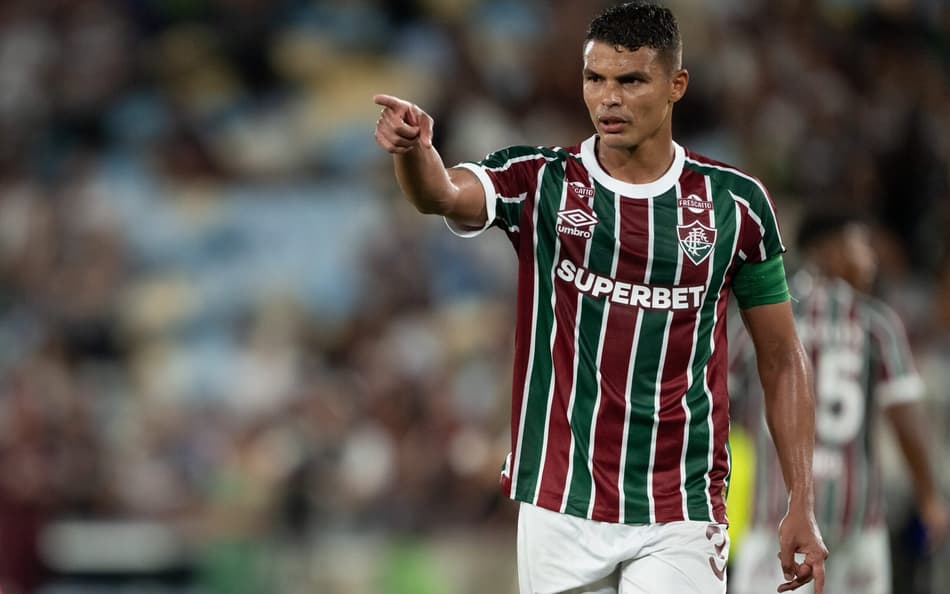 Thiago Silva em ação em Fluminense x Internacional (Foto: Jorge Rodrigues/AGIF)