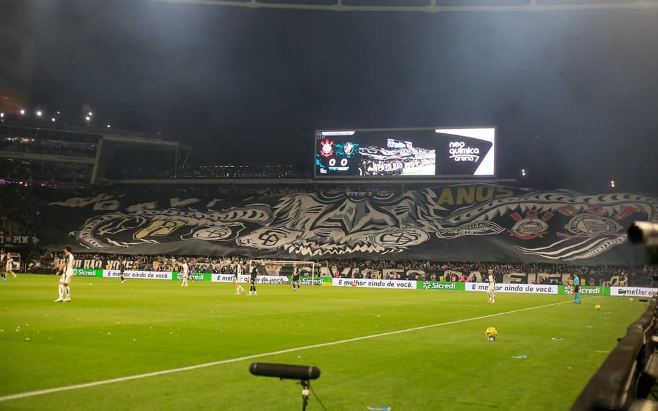 Mosaico da Fiel em Corinthians x Vasco chama atenção: 'Pesado'
