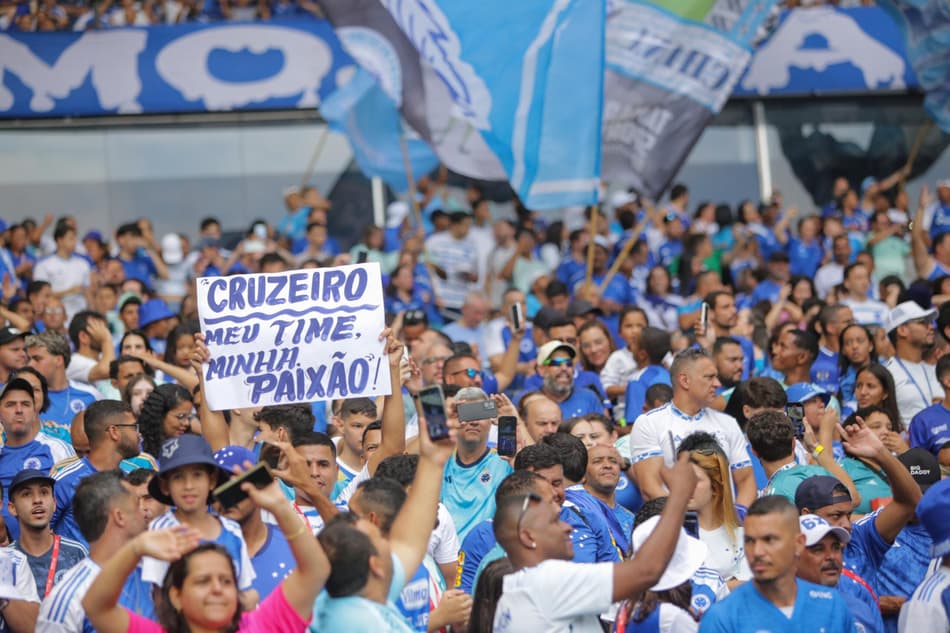 Torcida do Cruzeiro na partida entre Cruzeiro x Fluminense, válido pelo Campeonato Brasileiro, no dia 09 de novembro de 2025 no Estádio do Mineirão em Belo Horizonte.