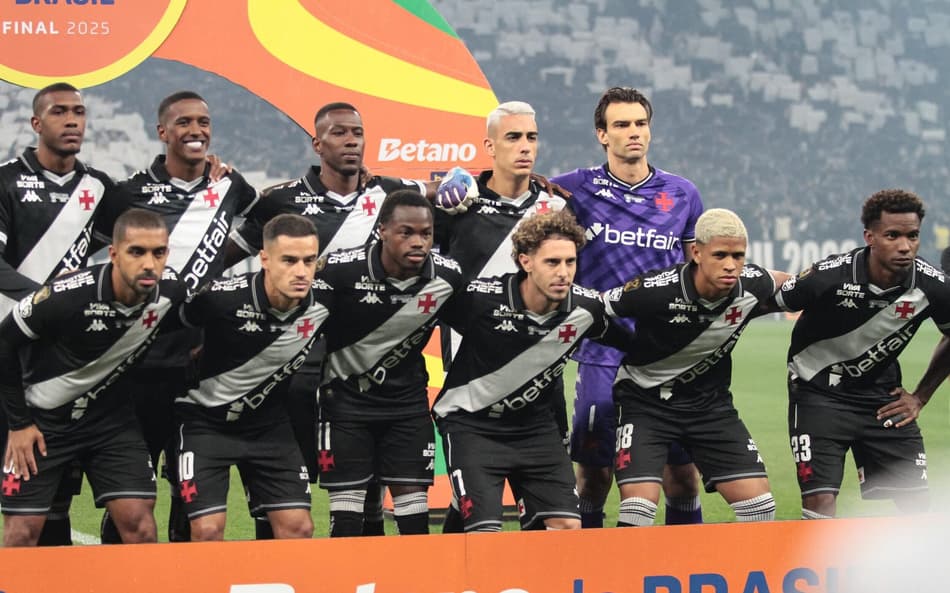 Time posado do Vasco, durante partida de ida entre Corinthians e Vasco, valida pela final da Copa do Brasil 2025