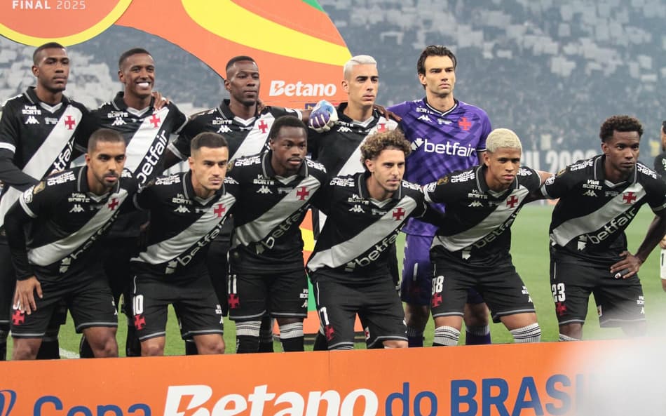 Time posado do Vasco, durante partida de ida entre Corinthians e Vasco, valida pela final da Copa do Brasil 2025