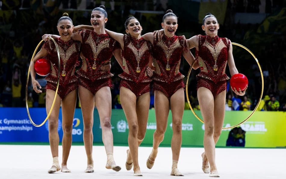 Conjunto do Brasil durante apresentação no Mundial de Ginástica Rítmica (Foto: MeloGym/CBG)