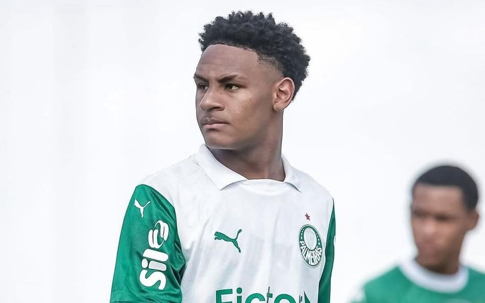 Palmeiras encaminha contrato profissional com Eduardo Conceição e usará joia na Copinha
