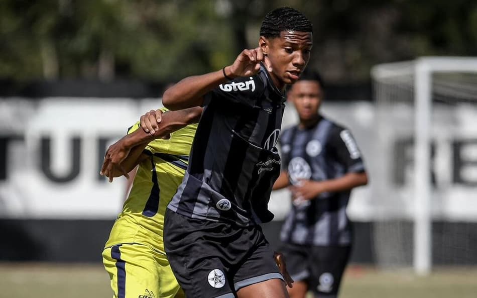 José Emanuel é destaque da categoria Sub-17 do Resende Futebol Clube (Foto: Raphael Torres)