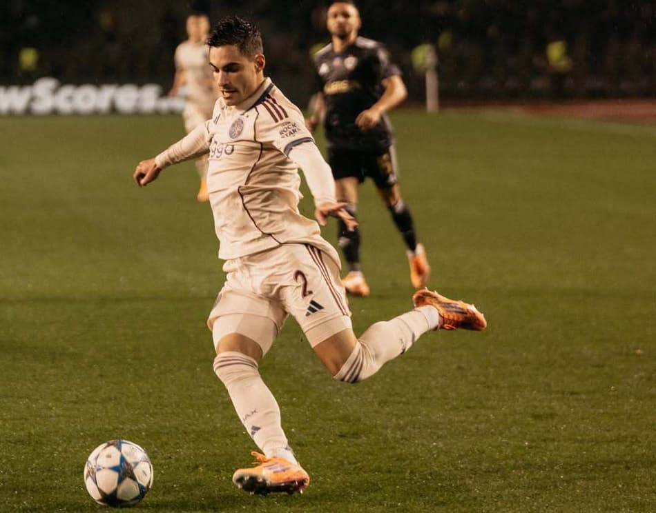 Lucas Rosa, lateral do Ajax (Foto: Divulgação)