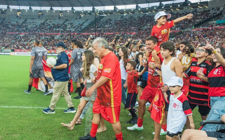 Jogo das Estrelas: ingressos à venda para o evento beneficente de Zico