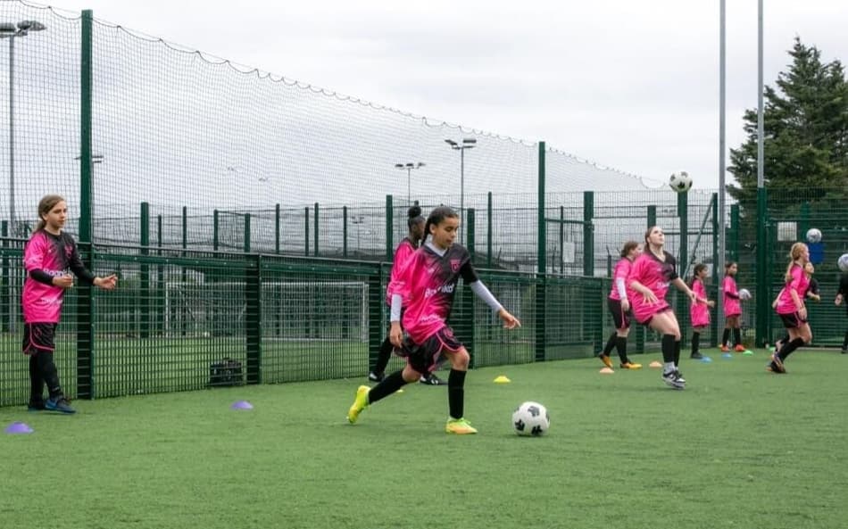 Do litoral do Paraná à Europa: a Soxxer e a formação no futebol feminino