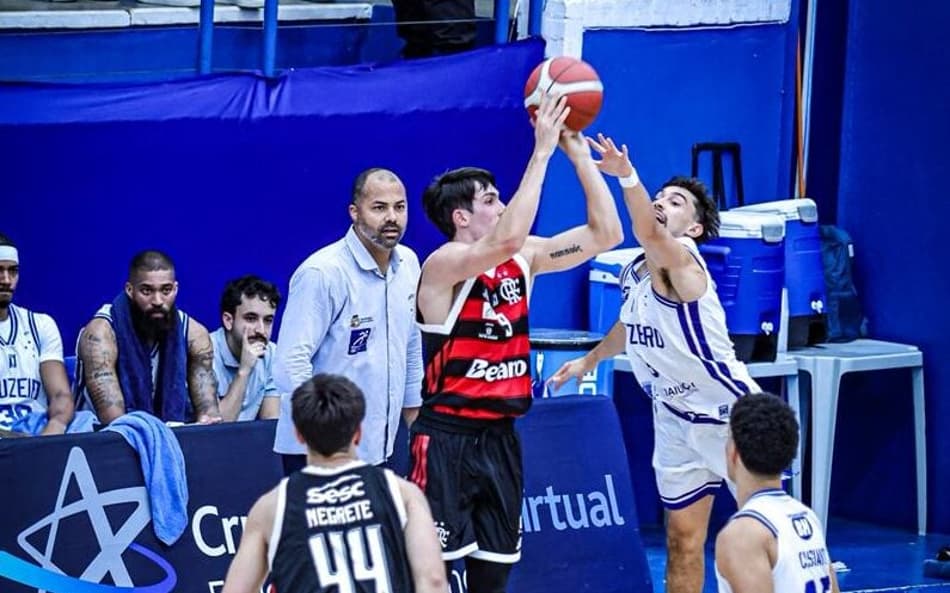 Flamengo vence Cruzeiro no NBB (Foto: Arthur Lobo)