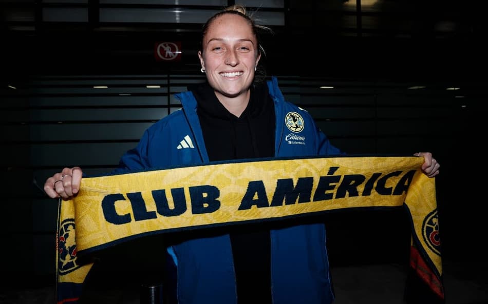 Isa Haas, zagueira da Seleção Brasileira, desembarca no México para defender o América. (Foto: Club América/Divulgação)