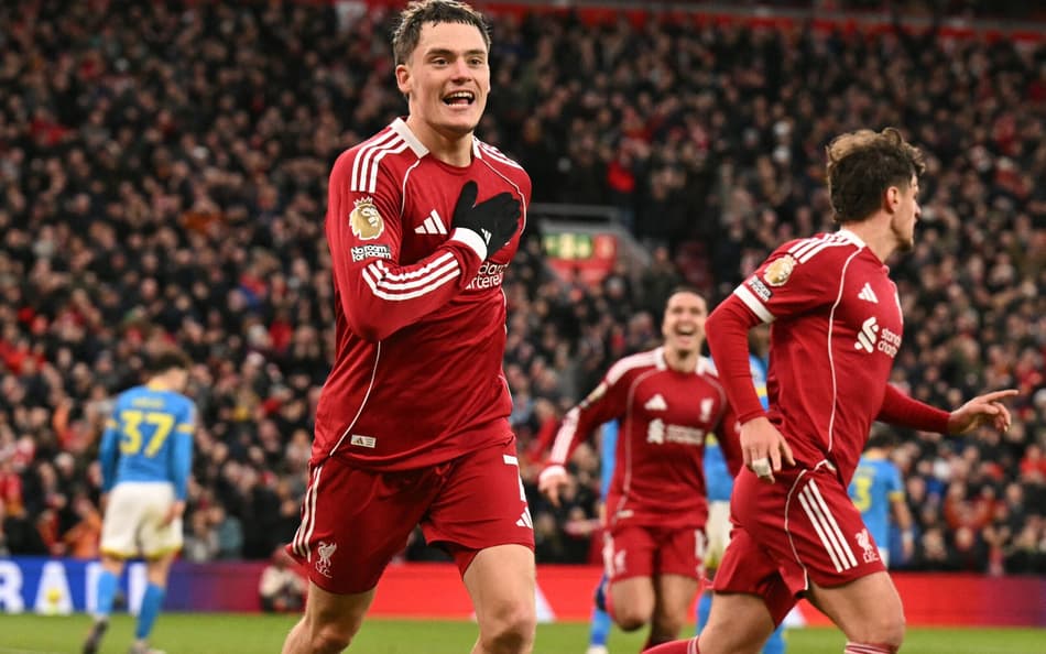 Wirtz comemora primeiro gol marcado pelo Liverpool na vitória sobre o Wolverhampton, pela Premier League