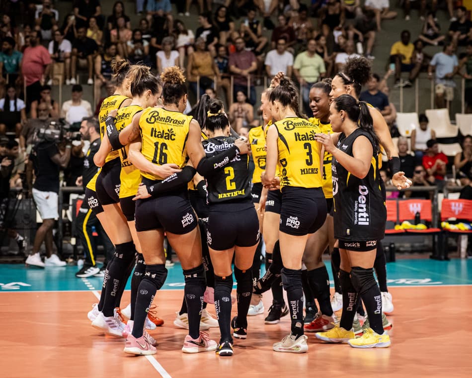 Praia Clube bateu o Tijuca por 3 sets a 0 em jogo válido pela Superliga (Foto: Thiago Mendes)