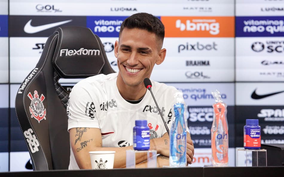 Corinthians avança em acordo para pagar dívida com Matías Rojas e evitar novo transfer ban
