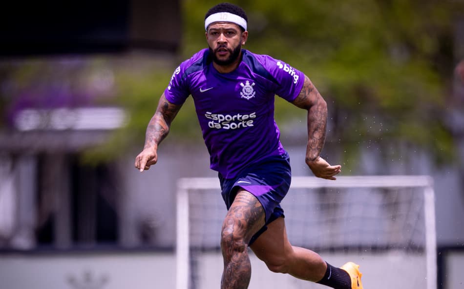 Memphis participou de treinamento do Corinthians