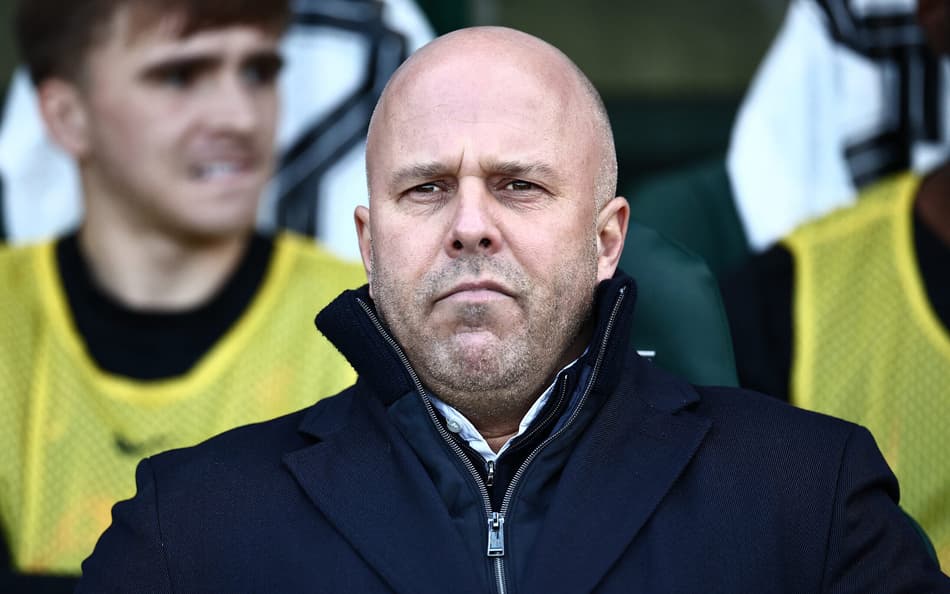 Técnico do Liverpool, Arne Slot define futuro de Mohamed Salah