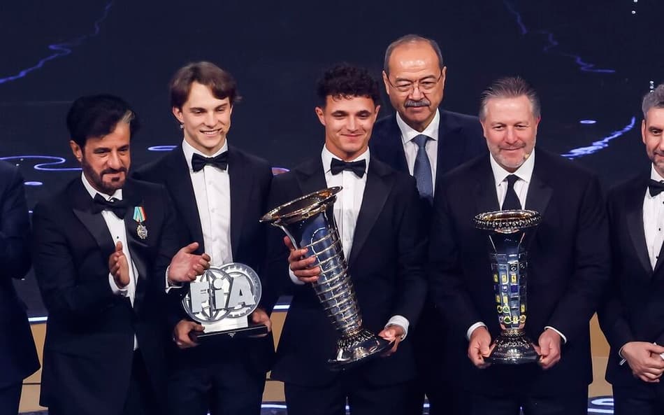 Saiba por que o campeão da F1 não recebe o troféu na última corrida