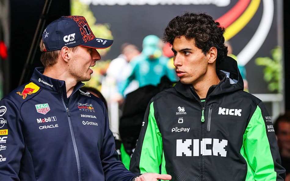 Gabriel Bortoleto e Max Verstappen na F1 (Foto: Getty Images/ AFP)