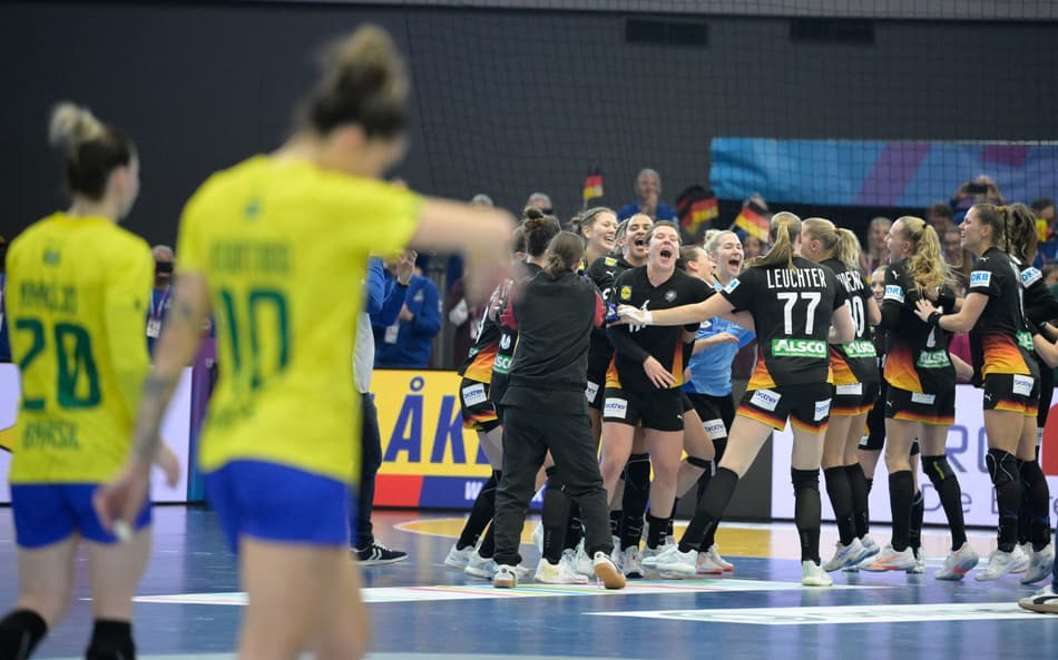 Brasil perdeu para a Alemanha nas quartas do Mundial Feminino de Handebol (Foto: Sascha Schuermann / AFP)