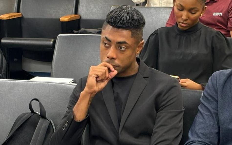 Bruno Henrique, do Flamengo, durante julgamento no STJD (Foto: Lucas Bayer/Lance!)