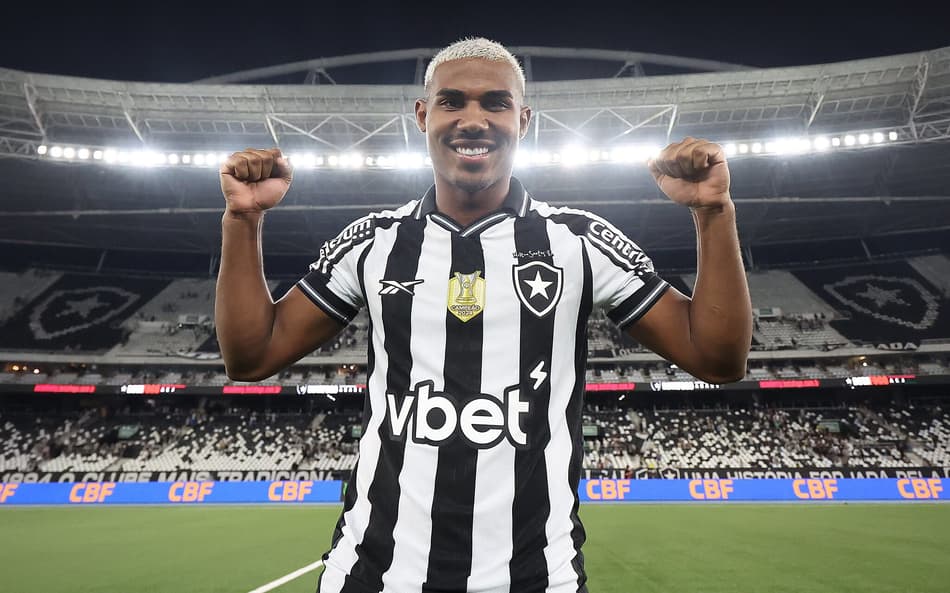 Cuiabano se despede do Botafogo e manda recado: 'Não acaba aqui'