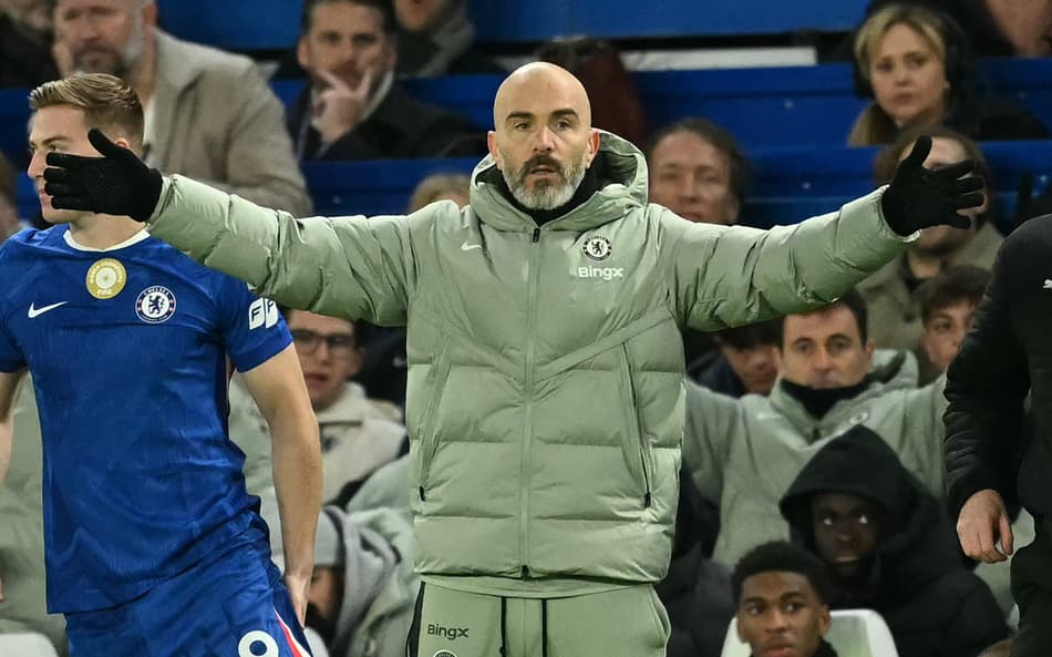 Enzo Maresca é treinador do Chelsea desde 2024 (Foto: JUSTIN TALLIS / AFP)