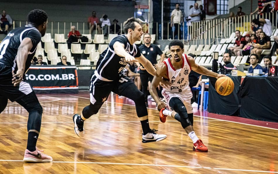 Flamengo e Corinthians se enfrentaram, nesta quinta-feira (15), pelos playoffs do NBB (Foto: Hermes de Paula / CRF)