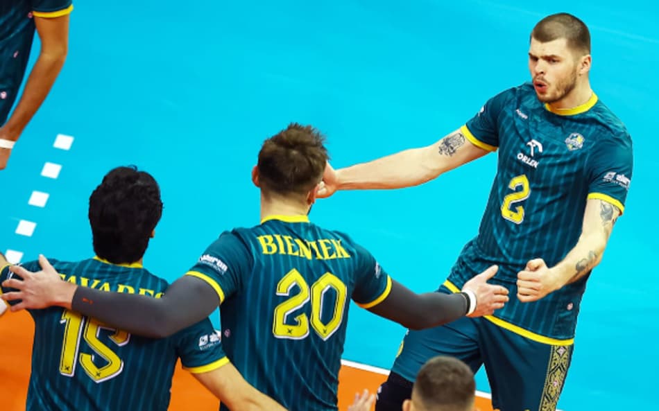 Jogador do Zawiercie comemora ponto na vitória sobre o Praia Clube no Mundial (Divulgação)