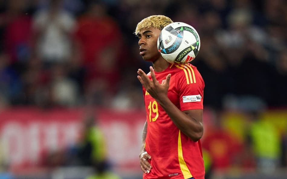 Lamine Yamal, da Espanha, esta escalado para a final da Uefa Nations League contra a França (Foto: Reprodução/X/@SEFutbol)