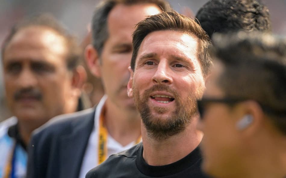 Messi em evento em Calcutá, na Índia, antes da confusão (Foto: Dibyangshu SARKAR / AFP)