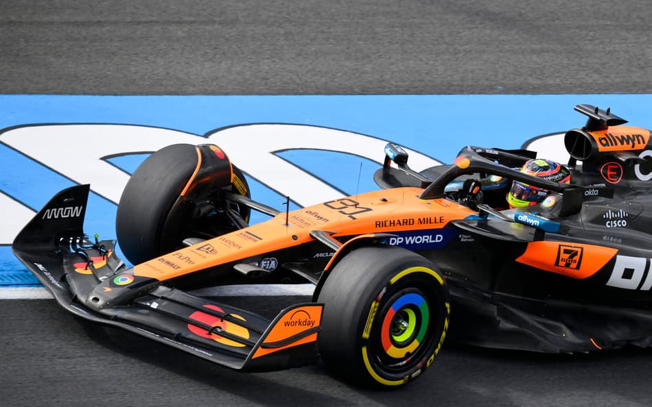 Oscar Piastri, da McLaren, em ação na classificação do GP da Holanda na F1 2025 (Foto: JOHN THYS / AFP)
