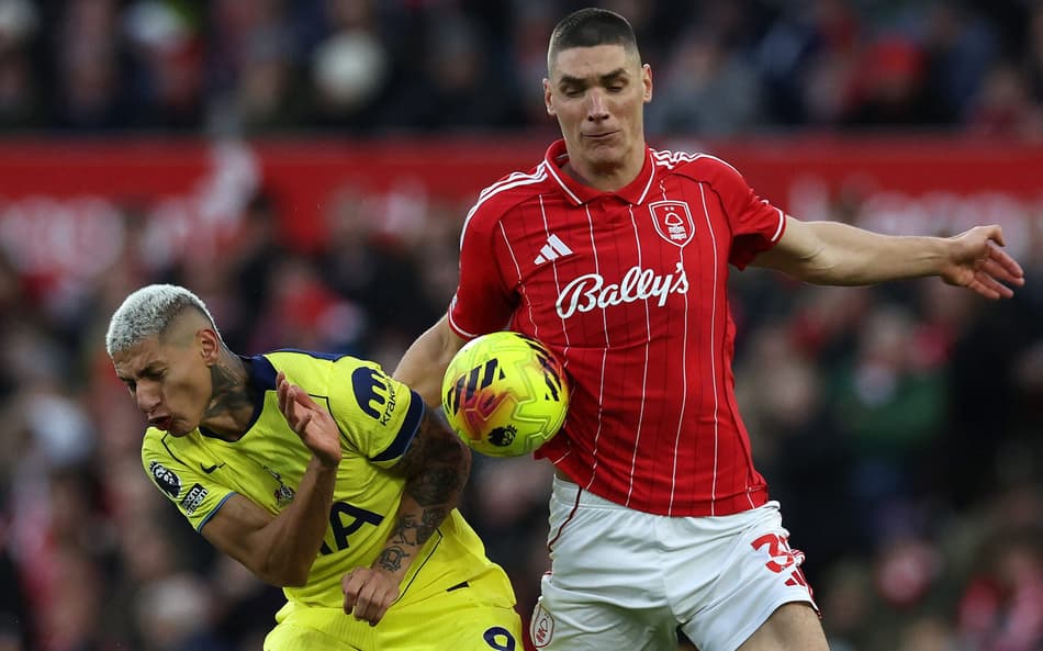 Torcedores comparam atuações de Igor Jesus e Richarlison na Premier League: 'Diferença enorme'