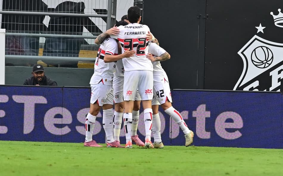 Comemoração do São Paulo após gol de Bobadilla contra o Juventude (Foto: Jota Erre/ Agif/Gazeta Press)