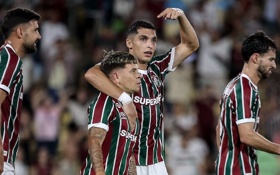 Jogadores do Fluminense comemoram gol diante do São paulo no Brasileirão