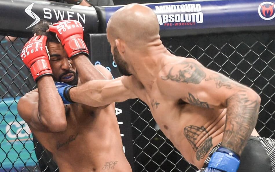 ''Noturno'' (de luvas vermelhas) sofreu grave lesão (Foto: Reprodução Instagram SFT Combat/Myriam Albertuni)